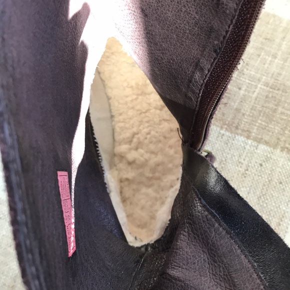 UGG Lo Pro Short Perf boots - Picture 6 of 9